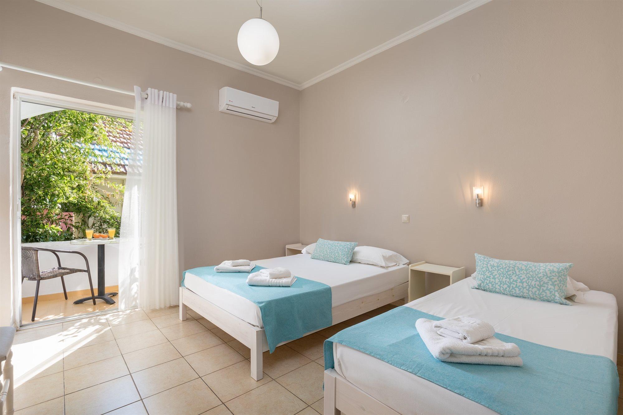 Bella Vista Beach Hotel And Studios Бенитсес Экстерьер фото