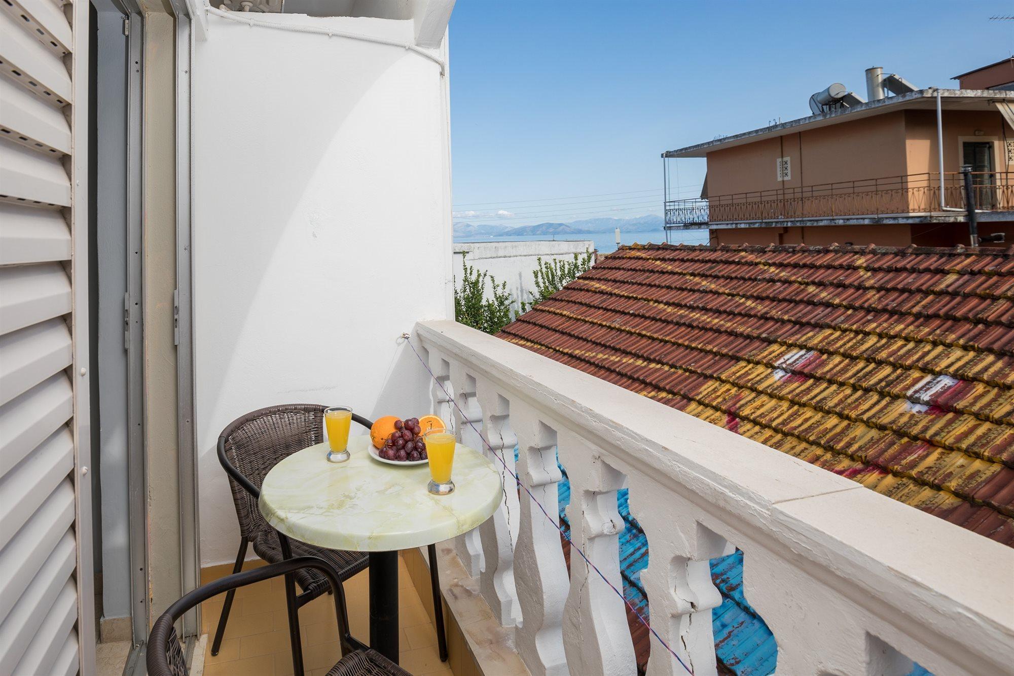 Bella Vista Beach Hotel And Studios Бенитсес Экстерьер фото